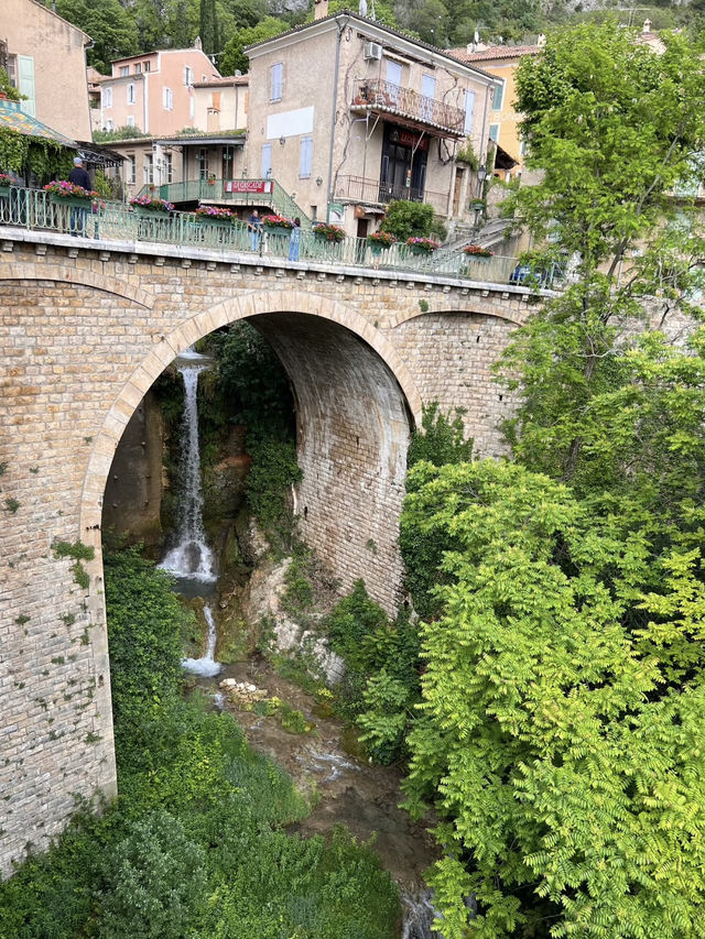 Moustiers-Sainte-Marie: A Fairytale Village in the Heart of Provence