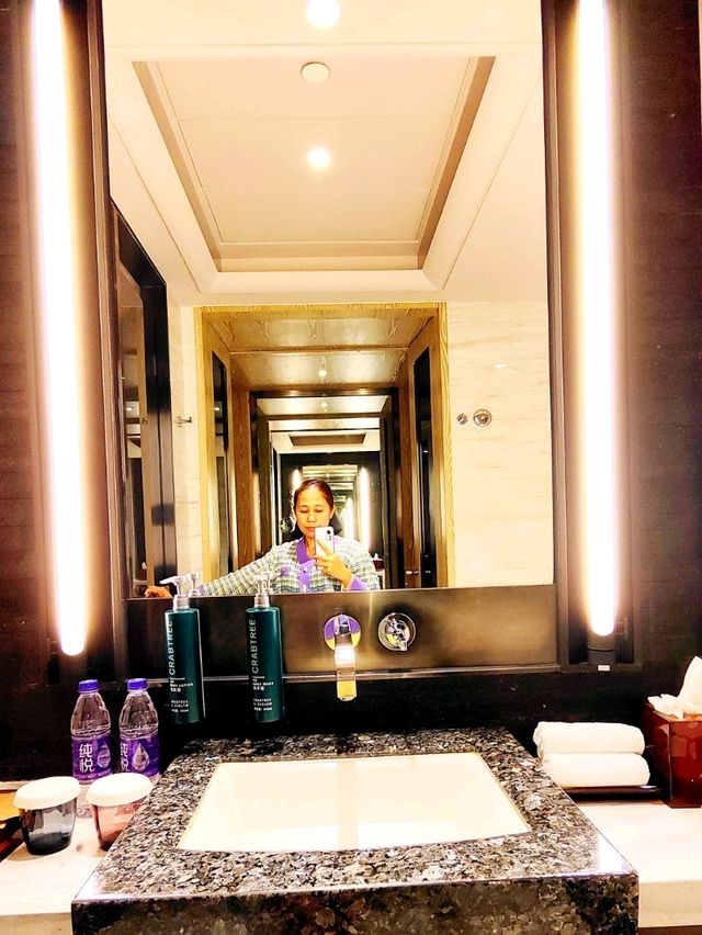 Hilton Shenzhen Shekou Nanhai seaview room