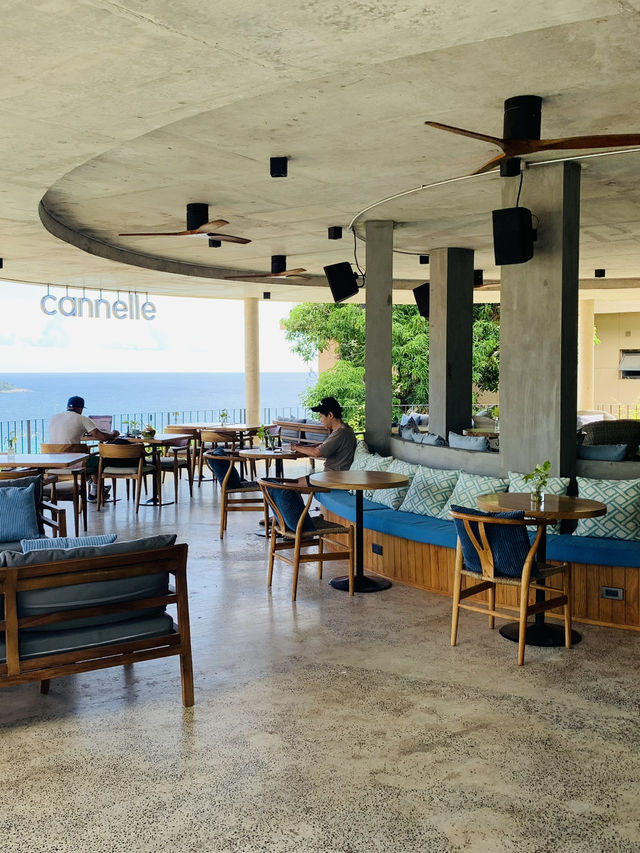 คาเฟ่บนเขากับวิวทะเล ที่ Cannelle Bakery & Co ภูเก็