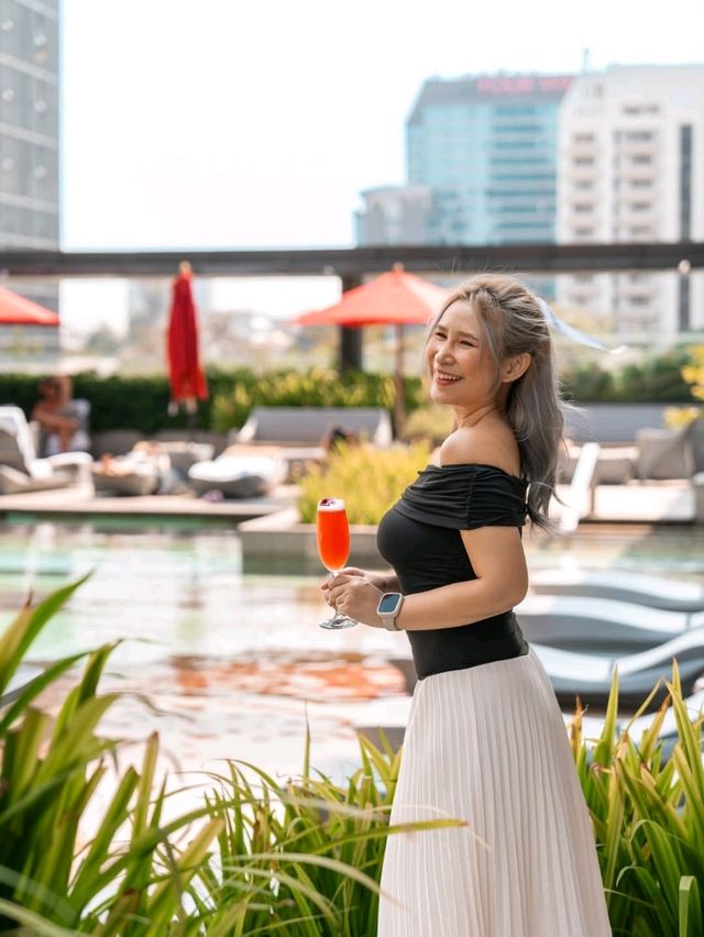 รีวิว Mosaic Bar บาร์สุดชิวริมสระกลางเมือง