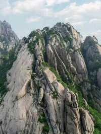 Huangshan: The Majestic Mountain of Wonders