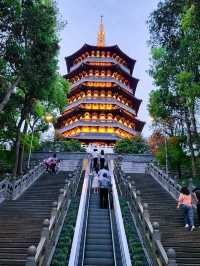 Leifeng Pagoda, discovering the Legendary of the White Snake. 