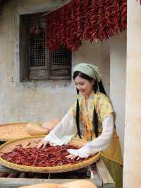 Becoming the Autumn Sun-Drying Girl: My Picture-Perfect Day in Huangling