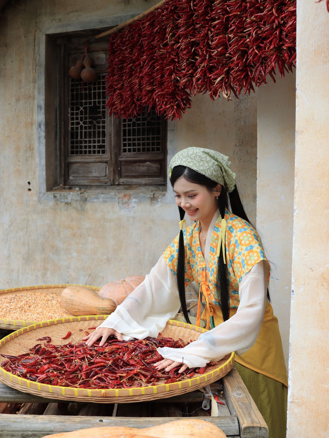 Becoming the Autumn Sun-Drying Girl: My Picture-Perfect Day in Huangling