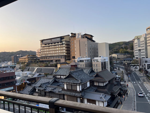 【ホテル椿館に泊まって、松山・道後のレトロ旅を満喫】