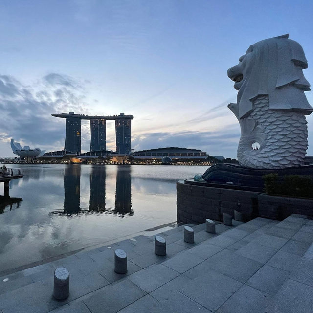 Merlion Park: Singapore’s Iconic Symbol of Heritage & Modernity