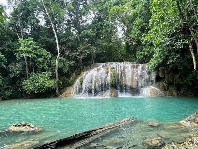 น้ำตกเอราวัณ (Erawan Waterfall)