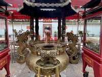 Johor Ancient Temple: Time Travel, Tiger Whispers & Legendary Laksa" 🐯🍜