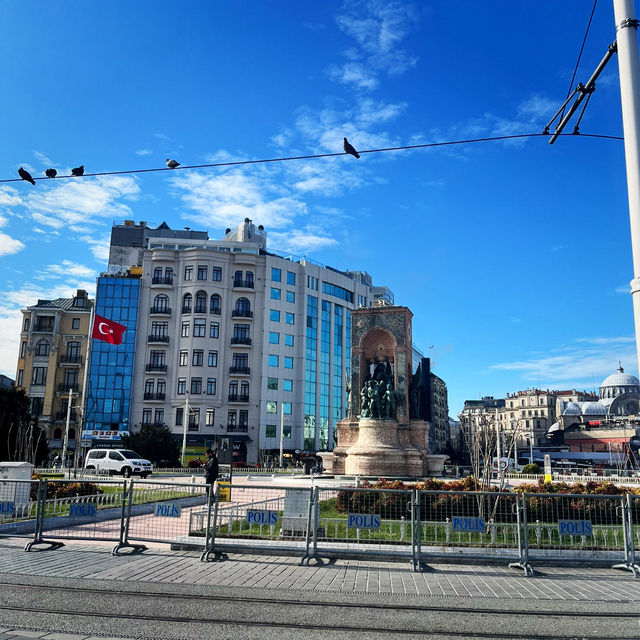 ต่อเครื่อง Istanbul ✈️ แวะเดินเล่นย่าน Taksim 🇹🇷