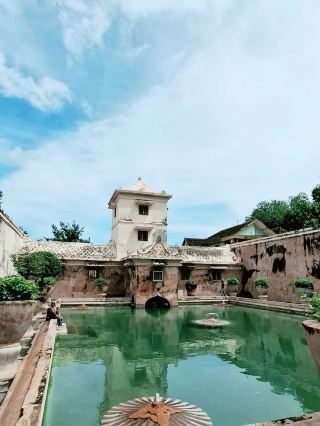 Welcome to the Water Palace "Taman Sari"