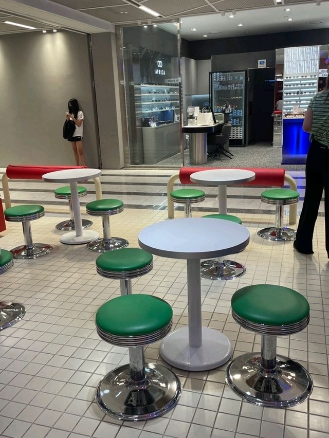 [🇰🇷プサン] グロッサリースターップ｜新世界センタムシティ店で楽しむ洗練されたカフェ