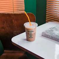 Thursdae คาเฟ่สุดชิค ติดสนามบินเชียงใหม่