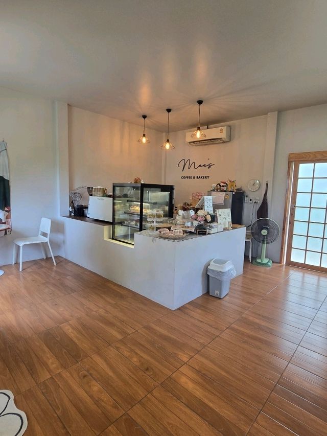 Mee's Coffee ร้านน่ารัก น่าแวะ เส้นทาง บางไทร-เสนา