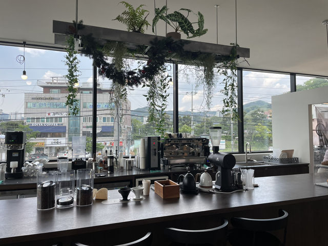 커피와 분위기, 연화지 근처 숨겨진 공간☕️