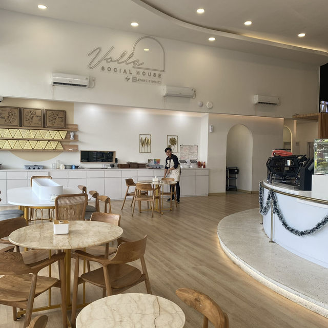 Café Vibes at Volla Social House 
