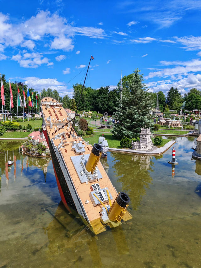 Explore the world in a day at Minimundus