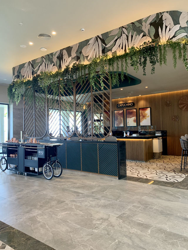 A Dream Stay at Riu Palace Mauritius - Don’t Miss the Elite Club!