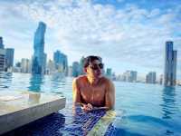Bangkok Marriott Hotel The Surawongse สระน้ำสวยมาก