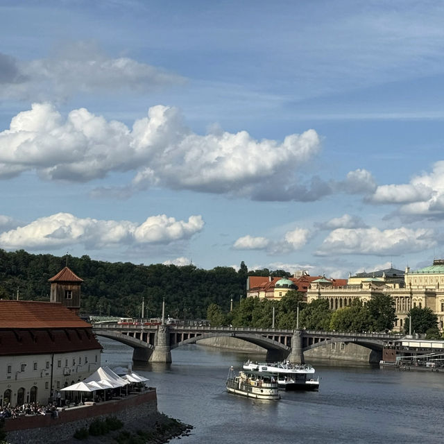 Charles Bridge in Prague 🇨🇿