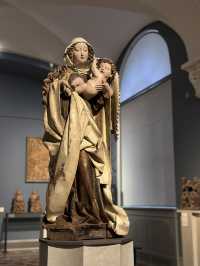 Impressive sculpture museum in Berlin