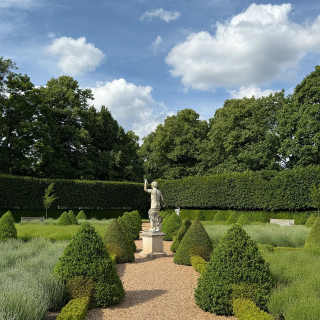 Ham House and Garden: A 17th-Century Gem on the Thames! 🌿🏰