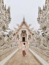 The Dazzling White Temple of Chiang Rai – A Work of Art You Can Walk Through 🤍✨