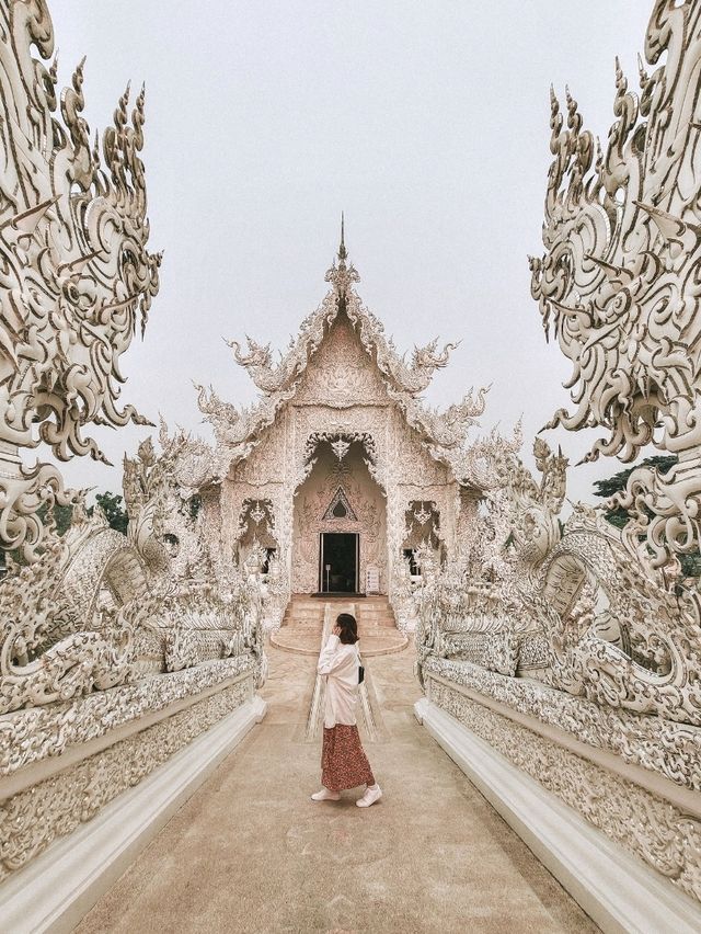 The Dazzling White Temple of Chiang Rai – A Work of Art You Can Walk Through 🤍✨