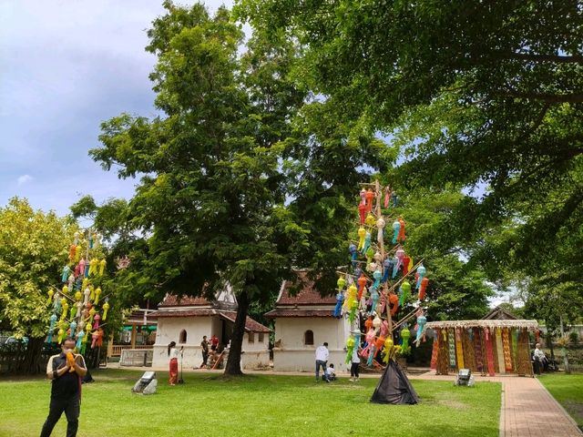 อยากปลดหนี้ต้อง วัดปรางค์หลวง นนทบุรี