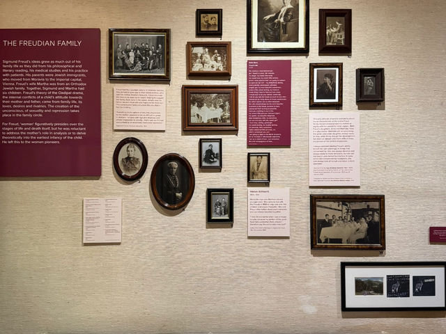 The Freud Museum London: Sigmund Freud's Last Home 🧠🛋️