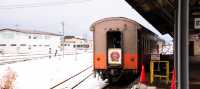 🚂 冬日限定！暖爐列車 × 現烤魷魚 × 青森雪景——搭上津輕鐵道的時光旅程