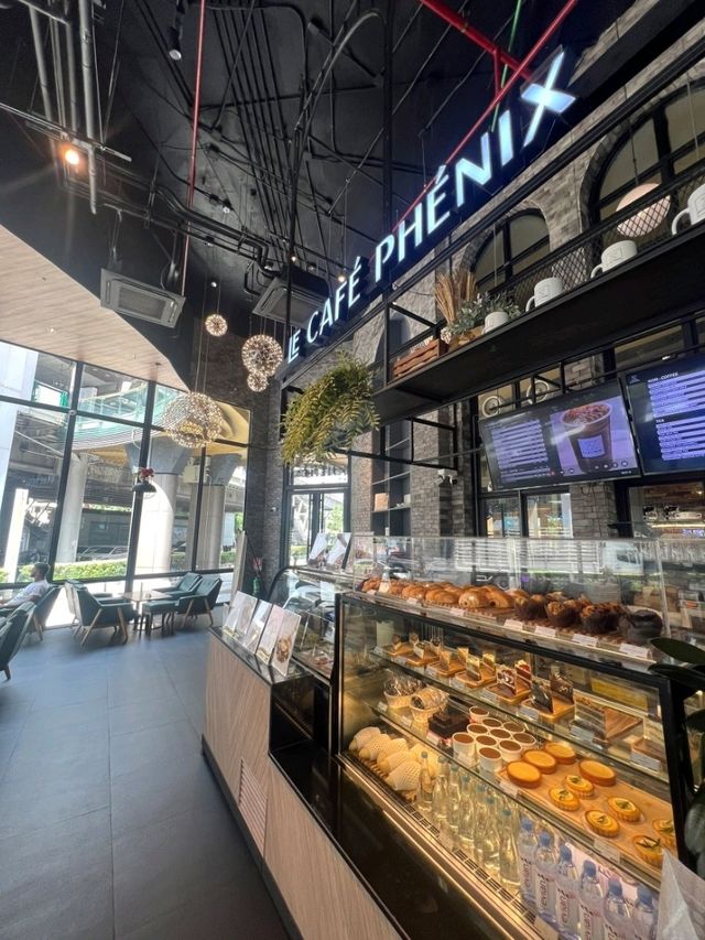 Cafe Le Phenix Gateway