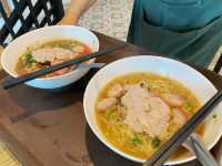เอี่ยมเส็ง - ก๋วยเตี๋ยวหมูอบวัดกลาง