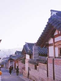 Charming and traditional spots in Bukchon Hanok Village