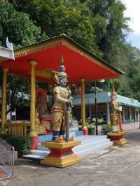 ⛩️ วัดถ้ำเสือ กระบี่ | วัดสวยกลางธรรมชาติ