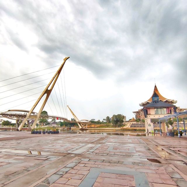 🇲🇾 Kuching Waterfront: Where Serenity Meets Sunset Splendor