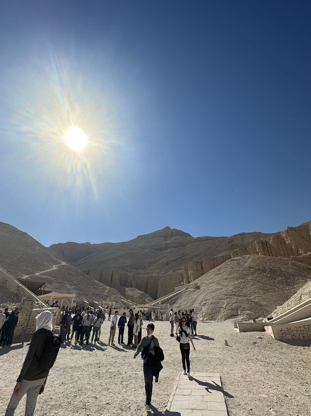 Valley Of The Kings: $20 Graveside Rave