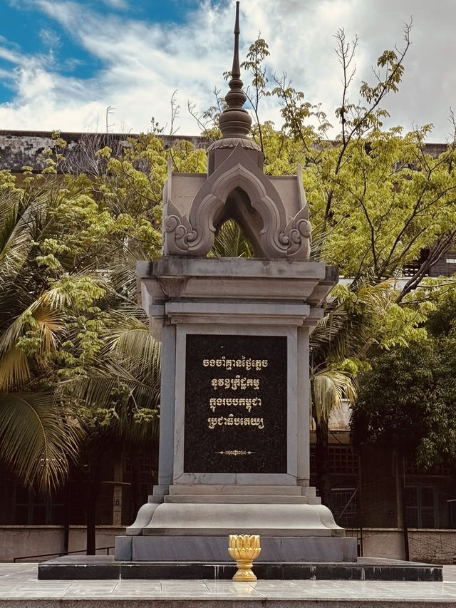 🕯️ "Confronting Cambodia's Dark Past: Tuol Sleng Genocide Museum