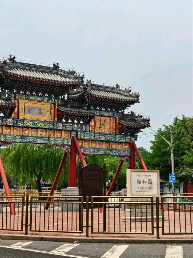 SUMMER PALACE · BEIJING’S 3-SQUARE-KILOMETER IMPERIAL ESCAPE