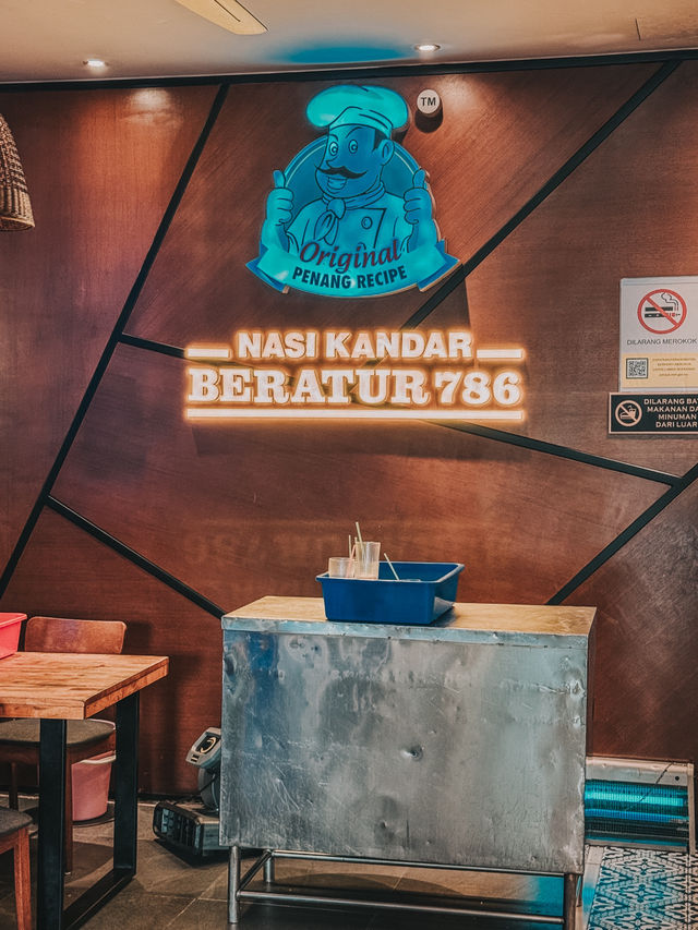Queue for the Curry Magic – Nasi Kandar Beratur 786 Delivers