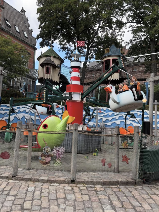 【デンマーク】メルヘンな雰囲気の遊園地