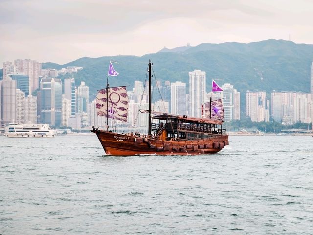 Victoria Harbour ในหลากหลายเวลา
