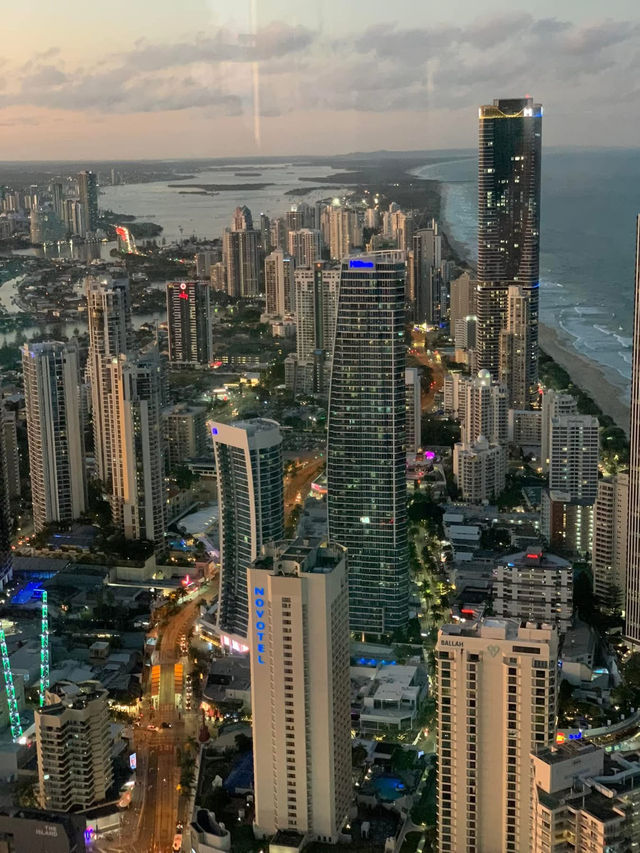 SkyPoint 觀景台：高空視野下的黃金海岸 ✨