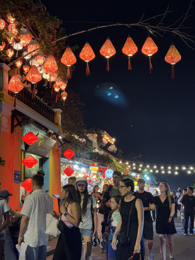 越南會安古鎮｜愈夜愈美麗：燈火輝映下的熱鬧與浪漫