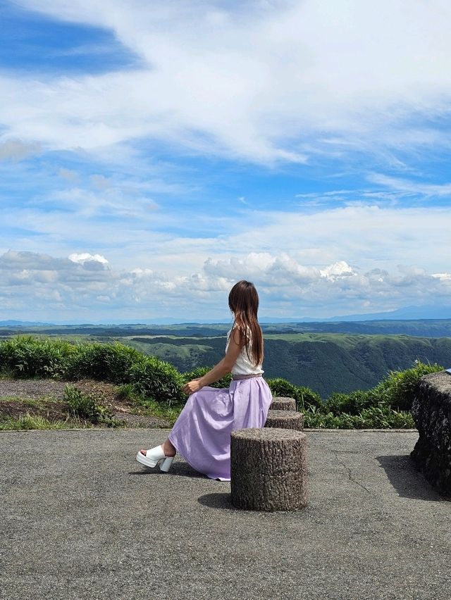 阿蘇五岳と外輪山を一望する、天空の大パノラマ 阿蘇五岳と外輪山を一望する、天空の大パノラマ