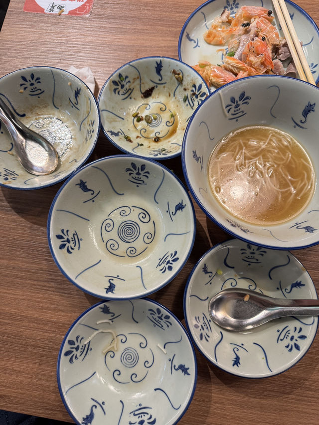 《兩草必食香煎脆邊蛋肉餅飯》