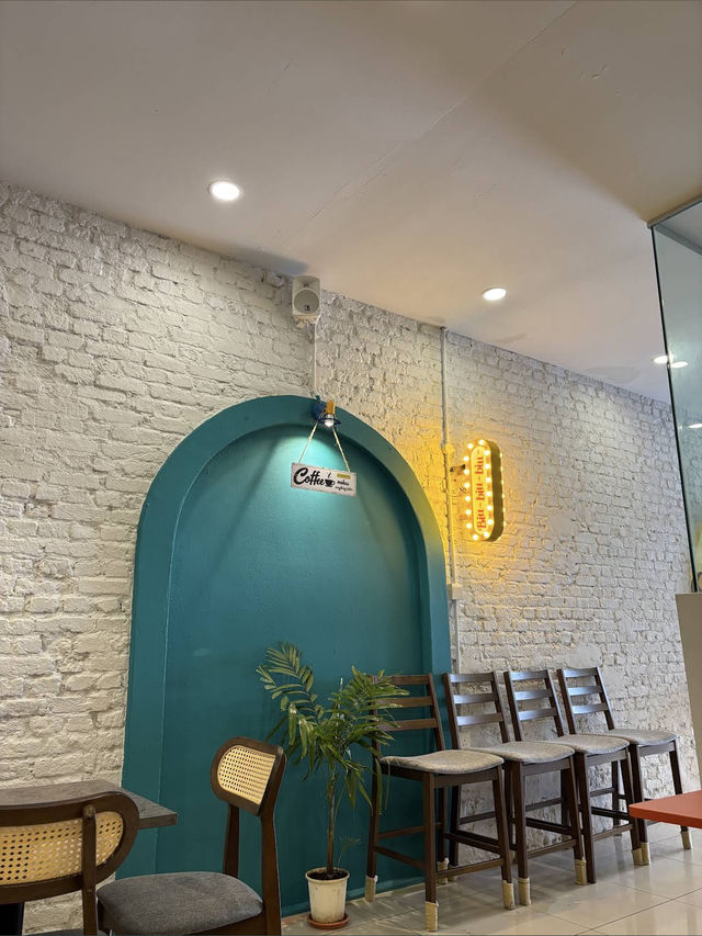Cap Coffee Penang, Specialty Brews in a Stylish Corner