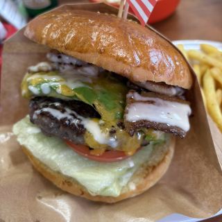 ไซตามะ/คิตาโมโตะ🇯🇵】สัมผัสประสบการณ์เบอร์เกอร์สุดพิเศษพร้อมเนื้อและขนมปังที่คัดสรรมาอย่างดี🍔 MERCORY'S DINER