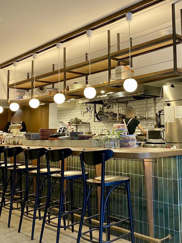 🌧 Cozy Hideaway at Woodberry Coffee Kamakura
