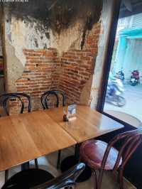 Sarnies Bangkok เคาเฟ่สไตล์วินเทจที่มีบรรยากาศดี