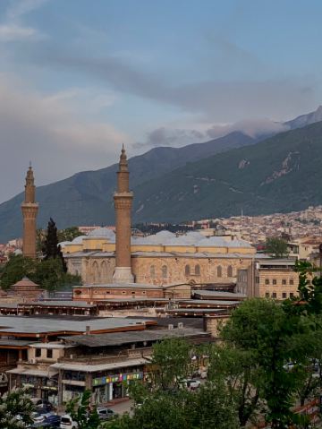 Bursa Ulu Cami: The Heart of Early Ottoman Design 🕌
